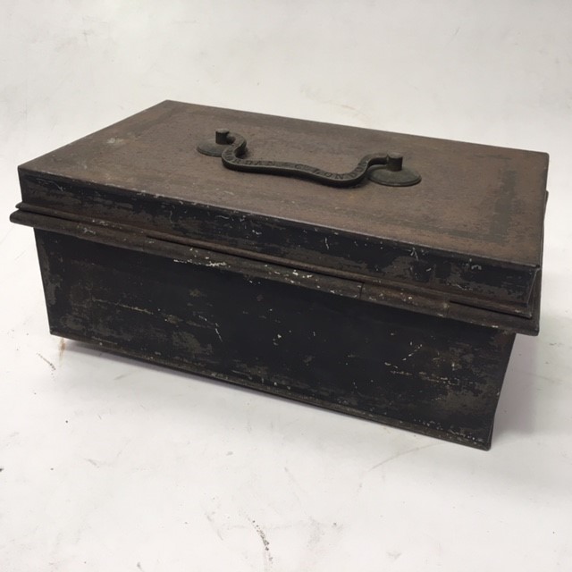 CASH BOX, Aged Black Metal w Handle